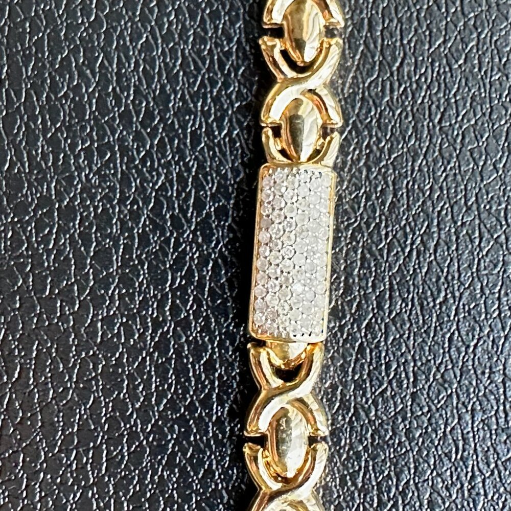 NWT ~ Beautiful Diamond Fashion Bracelet 7"
